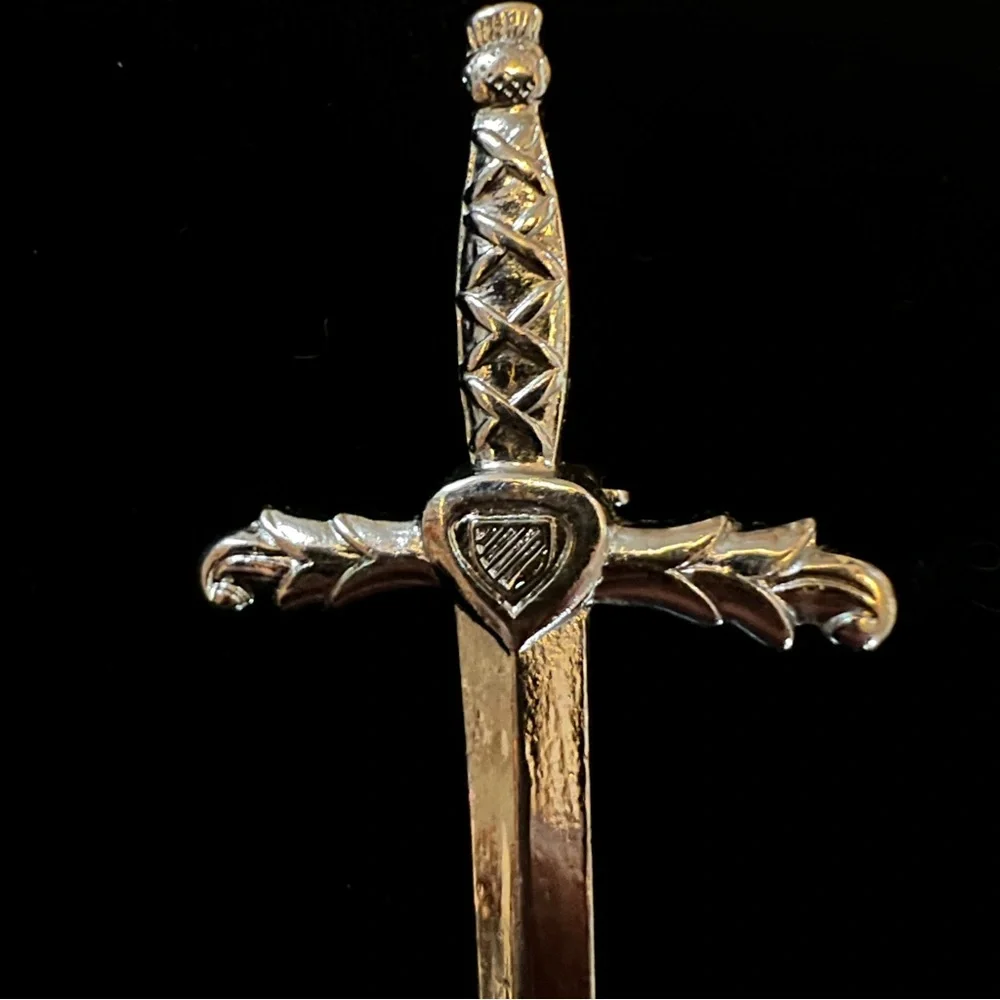 Sword Shaped Kilt Pin men’s Kilt Accessory Claymore 4” Sturdy Silver Tone - Picture 5 of 7
